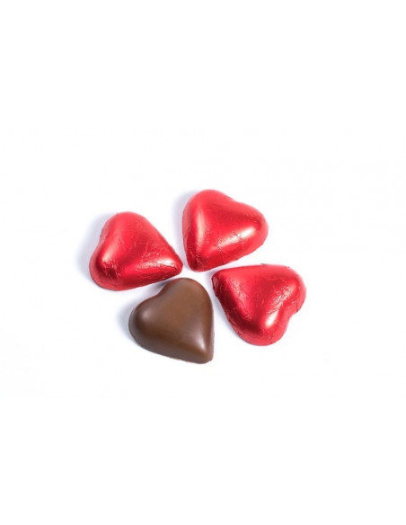1 kilo  corazones de chocolate con forma de corazón con papel rojo.